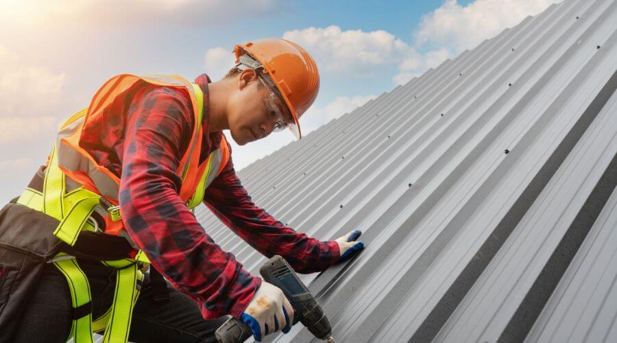 Owens Corning roofing contractor in Macksburg, IA